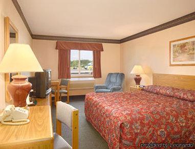Super 8 By Wyndham Superior Wi Hotel Room photo