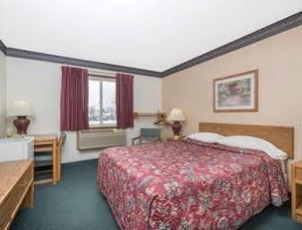 Super 8 By Wyndham Superior Wi Hotel Exterior photo